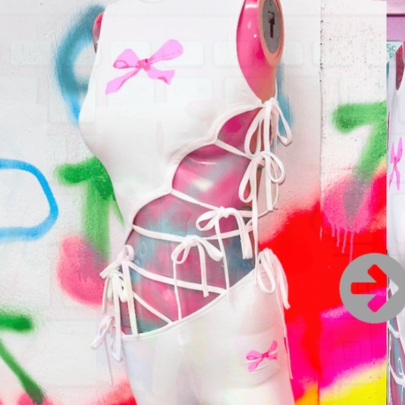 NWT Omighty Sexy Ribbon Top - Picture 4 of 4